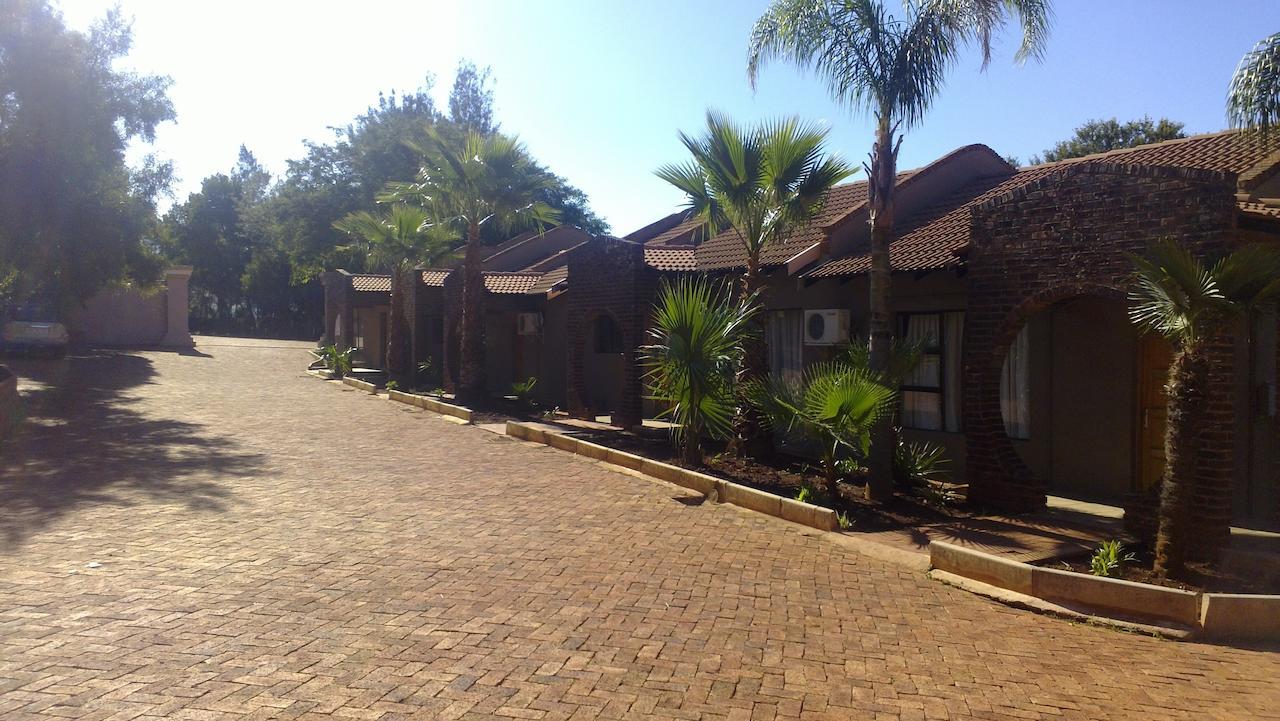 Woodridge Palms Boutique Hotel Swartruggens Eksteriør billede